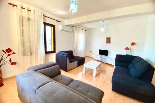Shtepi me qera Shtepi Private ne Vlore, 2+1, Mobilimi E mobiluar, Pagesa 40,000  Leke.