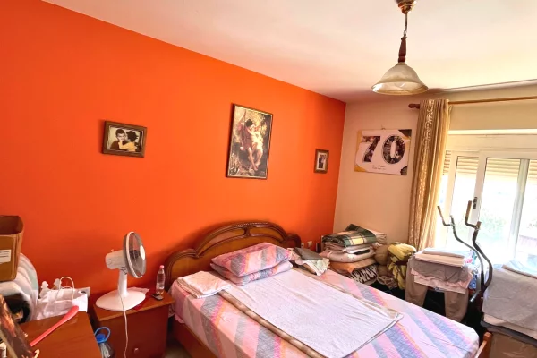 Shtepi ne shitje Apartament ne Vlore, 2+1, Mobilimi E mobiluar, Pagesa 9,500,000  Leke.