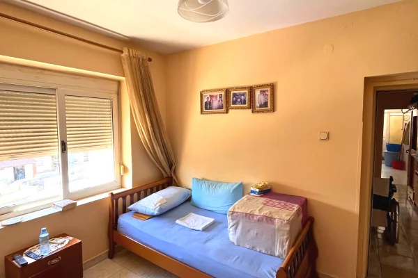 Shtepi ne shitje Apartament ne Vlore, 2+1, Mobilimi E mobiluar, Pagesa 9,500,000  Leke.