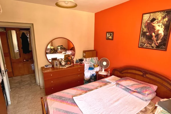 Shtepi ne shitje Apartament ne Vlore, 2+1, Mobilimi E mobiluar, Pagesa 9,500,000  Leke.