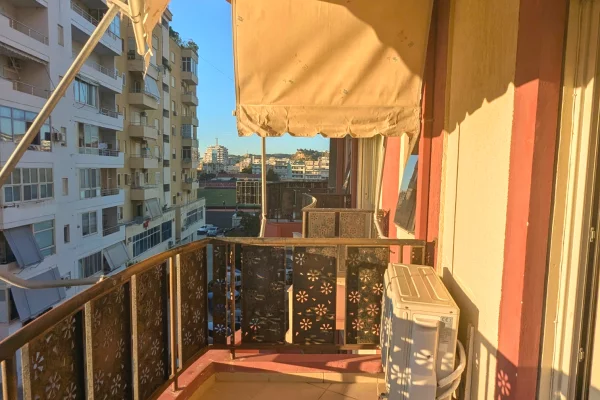 Shtepi ne shitje Apartament ne Vlore, 3+1, Mobilimi E mobiluar, Pagesa 315,000  Euro.