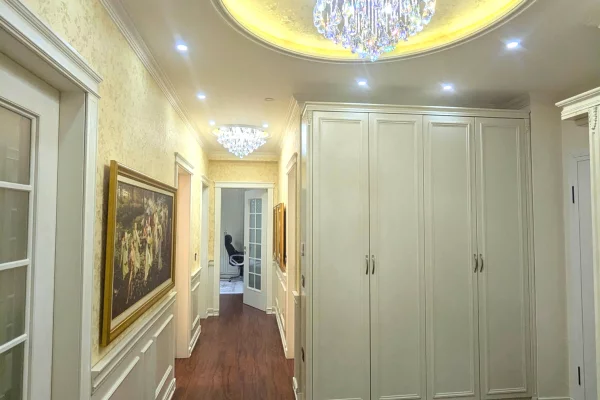 Shtepi ne shitje Apartament ne Vlore, 3+1, Mobilimi E mobiluar, Pagesa 315,000  Euro.