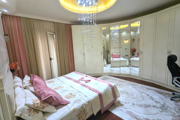 Shtepi ne shitje Apartament ne Vlore, 3+1, Mobilimi E mobiluar, Pagesa 315,000  Euro.