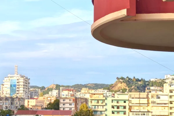 Shtepi ne shitje Apartament ne Vlore, 3+1, Mobilimi E mobiluar, Pagesa 315,000  Euro.
