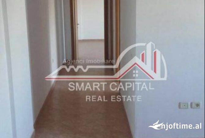 Shtepi me qera Apartament ne Vlore, 2+1, Mobilimi Pjeserisht e mobiluar, Pagesa 250  Euro.
