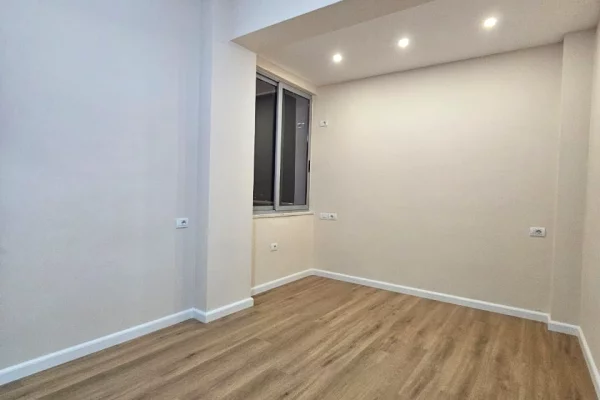 Apartment for sale in Tirana 1+1, Emty