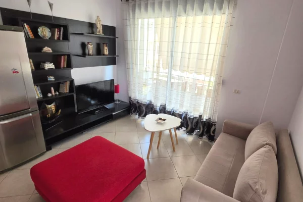 Shtepi me qera 3+1 ne Tirane - 75,000 Leke
