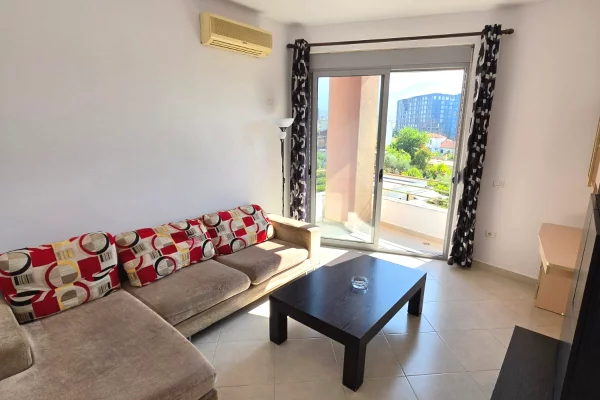 Shtepi me qera Apartament ne Tirane, 3+1, Mobilimi E mobiluar, Pagesa 75,000  Leke.