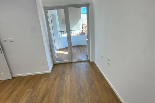 Appartamento in vendita a Tirana 1+1, Vuoto