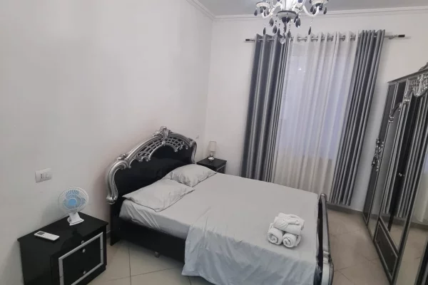Shtepi me qera Apartament ne Tirane, 2+1, Mobilimi E mobiluar, Pagesa 700  Euro.