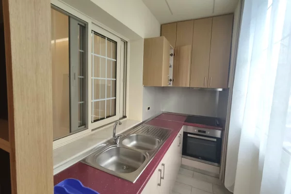 Shtepi me qera Apartament ne Tirane, 2+1, Mobilimi E mobiluar, Pagesa 80,000  Leke.