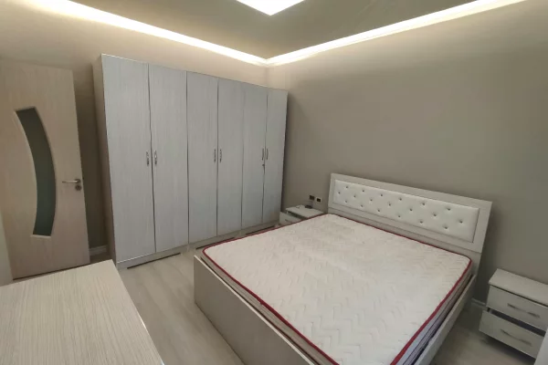 Shtepi me qera Apartament ne Tirane, 2+1, Mobilimi E mobiluar, Pagesa 80,000  Leke.