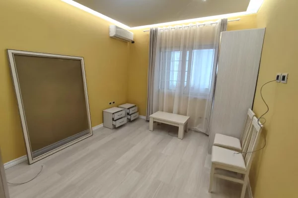 Shtepi me qera Apartament ne Tirane, 2+1, Mobilimi E mobiluar, Pagesa 80,000  Leke.