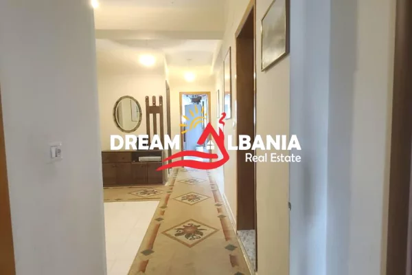 Shtepi me qera Apartament ne Tirane, 3+1, Mobilimi E mobiluar, Pagesa 75,000  Leke.