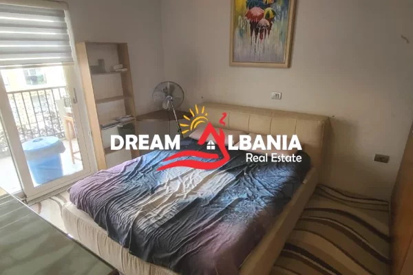 Shtepi me qera Apartament ne Tirane, 3+1, Mobilimi E mobiluar, Pagesa 75,000  Leke.