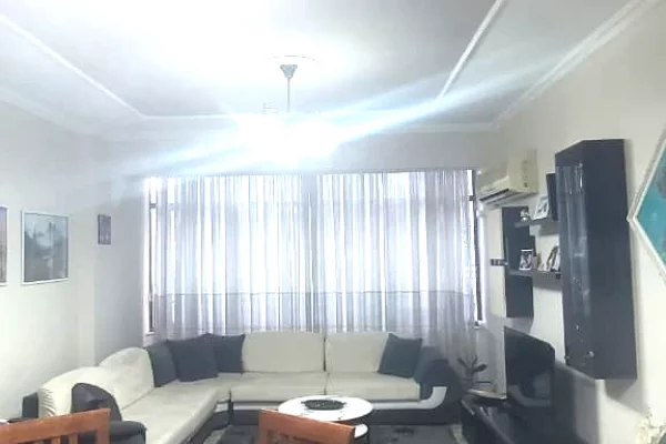 Shtepi ne shitje Apartament ne Tirane, 2+1, Mobilimi E mobiluar, Pagesa 150,000  Euro.