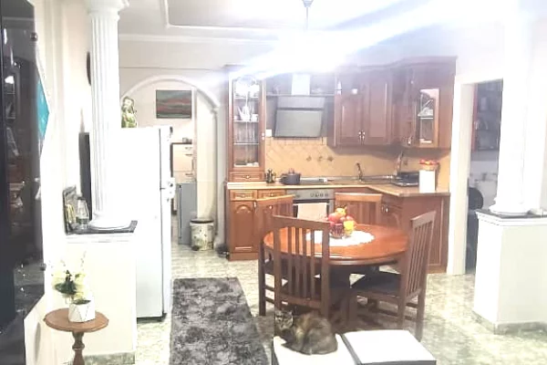 Shtepi ne shitje Apartament ne Tirane, 2+1, Mobilimi E mobiluar, Pagesa 150,000  Euro.