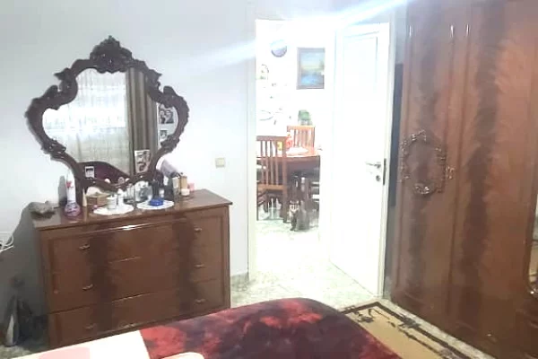 Shtepi ne shitje Apartament ne Tirane, 2+1, Mobilimi E mobiluar, Pagesa 150,000  Euro.