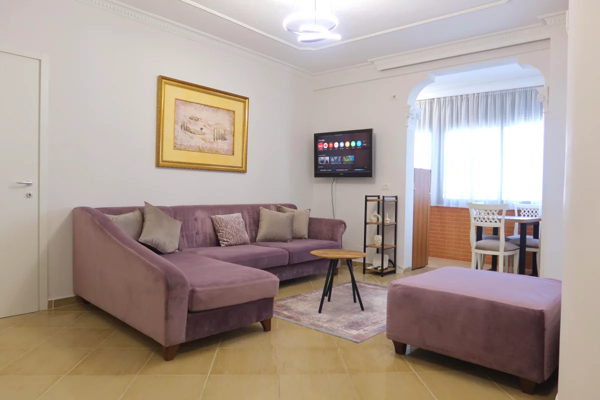 Shtepi me qera Apartament ne Tirane, 2+1, Mobilimi E mobiluar, Pagesa 80,000  Leke.