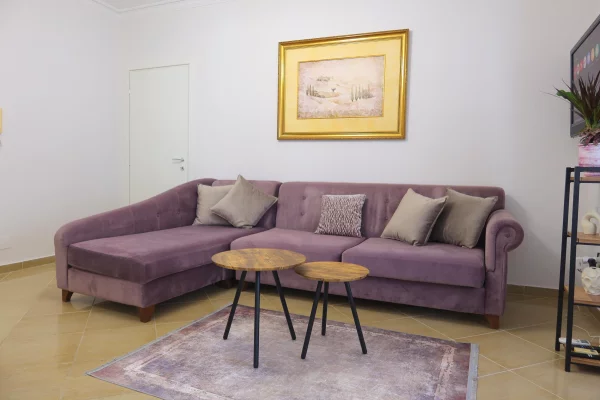 Shtepi me qera Apartament ne Tirane, 2+1, Mobilimi E mobiluar, Pagesa 80,000  Leke.