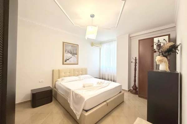 Shtepi me qera Apartament ne Tirane, 2+1, Mobilimi E mobiluar, Pagesa 80,000  Leke.