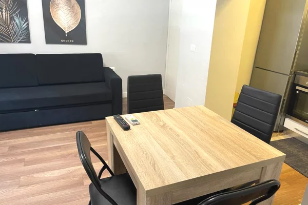 Shtepi me qera Apartament ne Tirane, 1+1, Mobilimi E mobiluar, Pagesa 65,000  Leke.