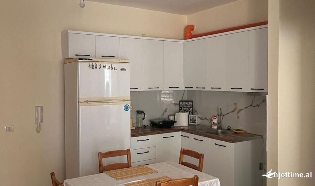 Shtepi me qera Apartament ne Vlore, 1+1, Mobilimi E mobiluar, Pagesa 280  Euro.
