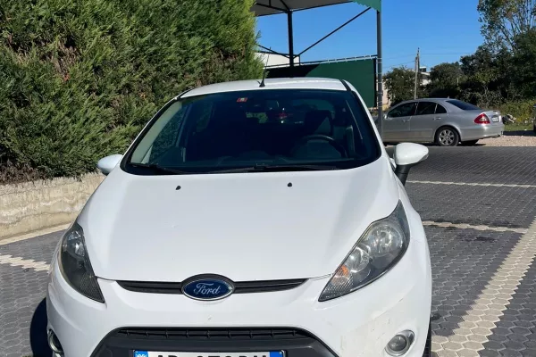 Auto in Vendita a Durazzo - 3,800 Euro