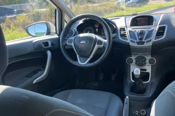 Auto in Vendita a Durazzo, Ford, 2012 Diesel,Kambio Manual Pagamento 3,800  Euro.