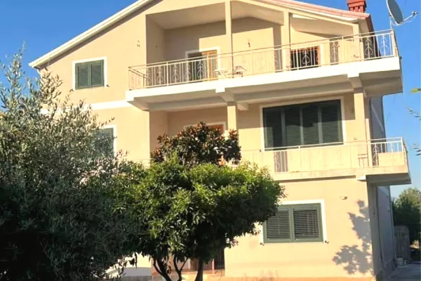 SHITET VILË 3-KATËSHE