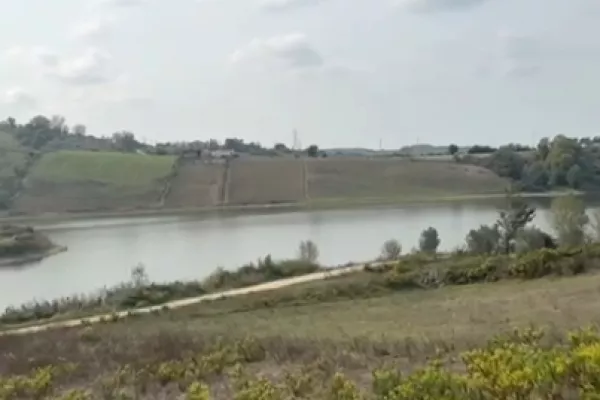 Truall ose Toke ne Durres - 32,000 Euro