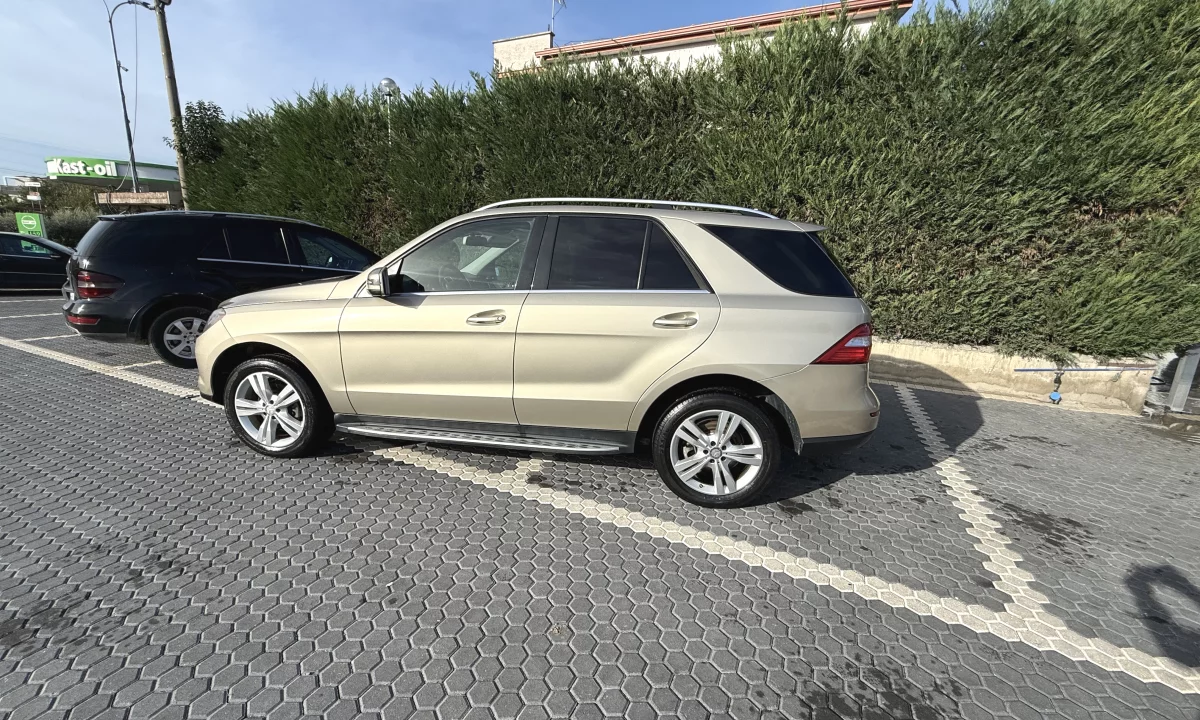 Auto in Vendita a Durazzo, Tjeter, 2013 Diesel,Kambio Automatik Pagamento 13,800  Euro.