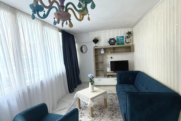 Shitet apartament ne plazh