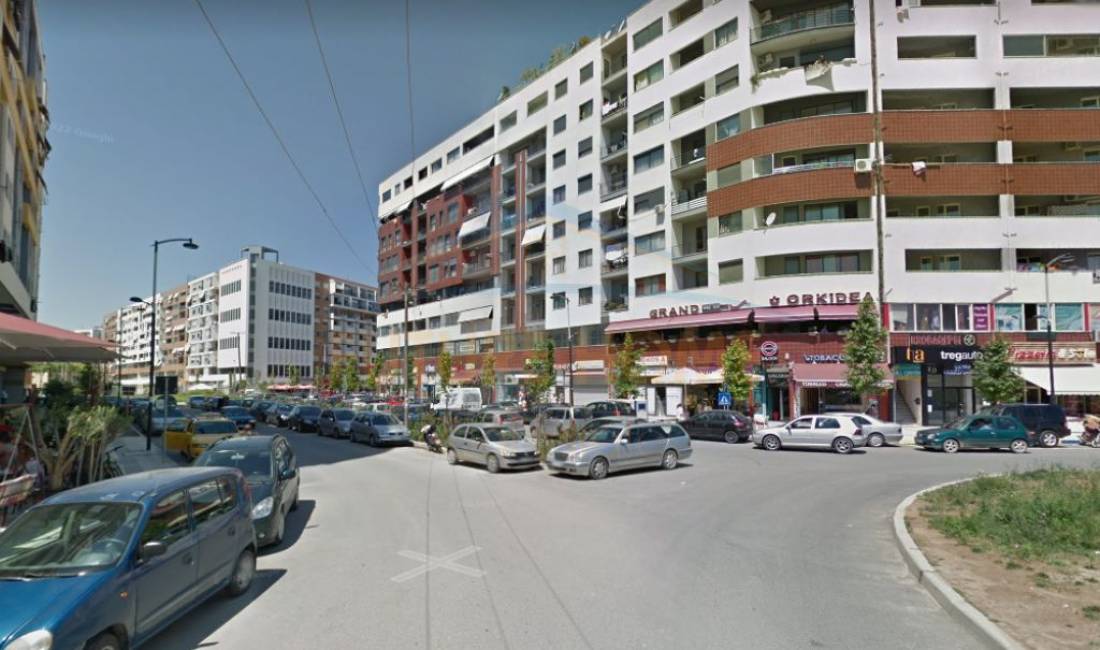 Shitet Biznesi Bar-Loung Rr.Kryesore- Unaza e RE