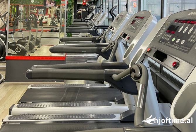 SHITEN PAJISJE PALESTRE NE GJENDJE PUNE-PANATTA