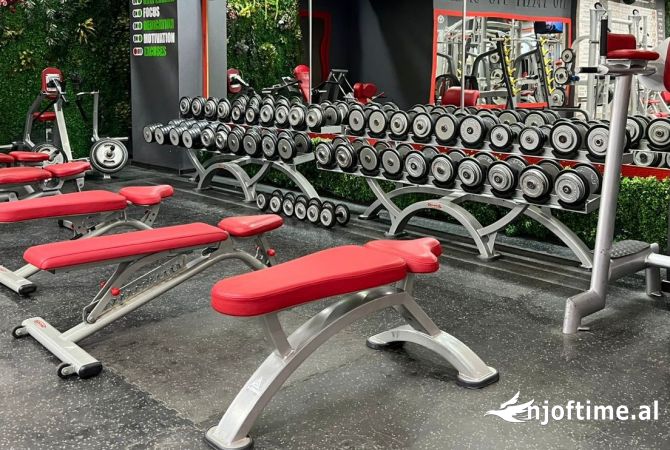 Ambiente Commerciale in Vendita 1+1 a Tirana - 1,000 Euro