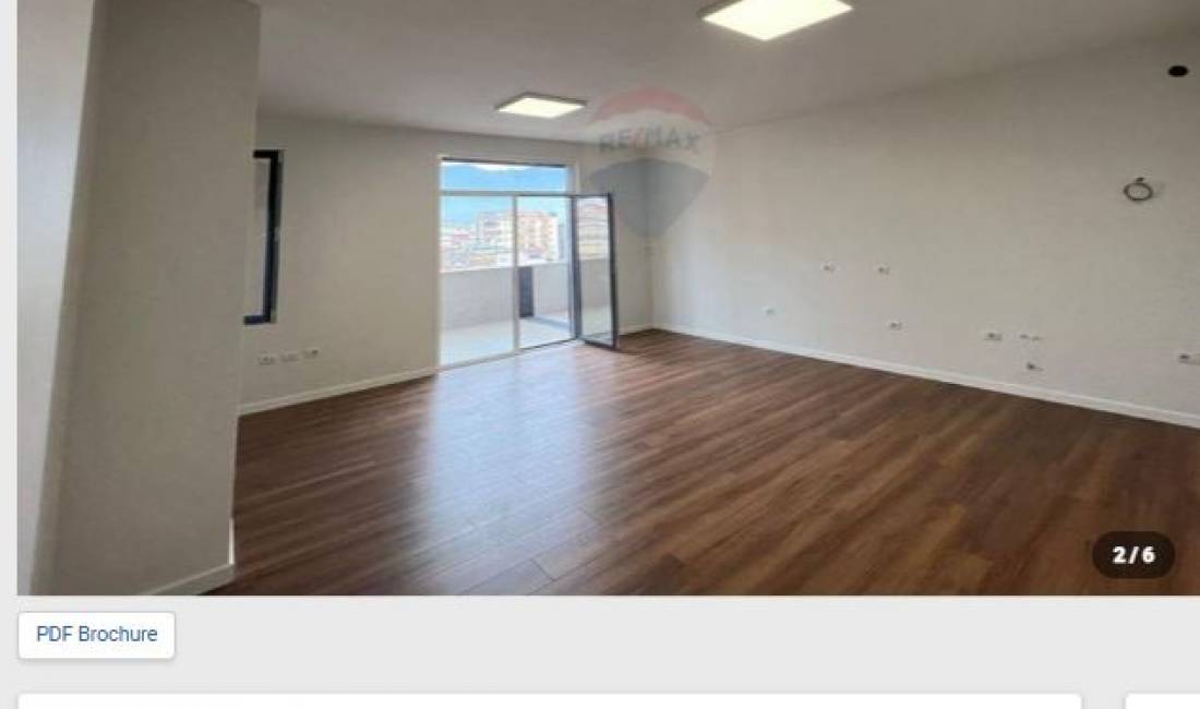 ZYRE ME QERA PERBALL TOPTANIT NE QENDER