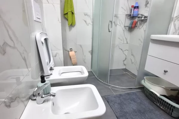 Shtepi me qera 1+1 ne Durres - 350 Euro