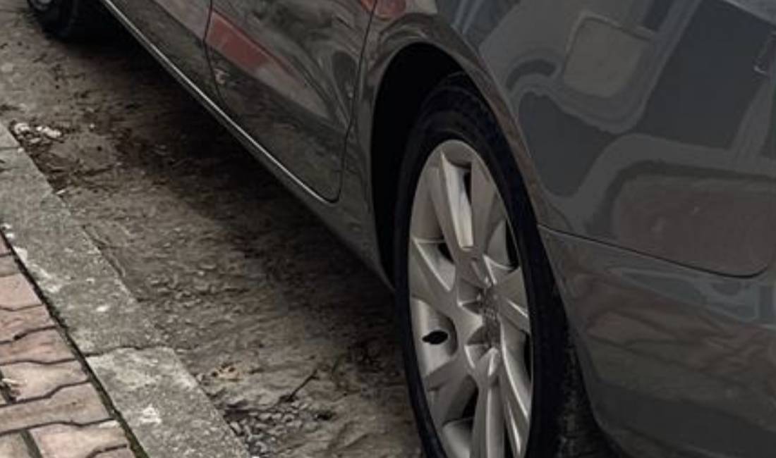 OKAZION! 4 X Disqe + 4 X goma r17 Audi A5