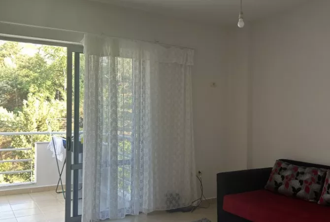 Shtepi me qera Apartament ne Tirane, 1+1, Mobilimi E mobiluar, Pagesa 380  Euro.