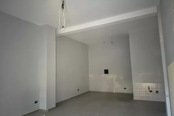 Business Property for Rent 1+1 in Tirana - 40,000 Leke