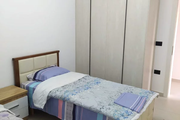 Shtepi me qera Apartament ne Tirane, 3+1, Mobilimi E mobiluar, Pagesa 50,000  Leke.