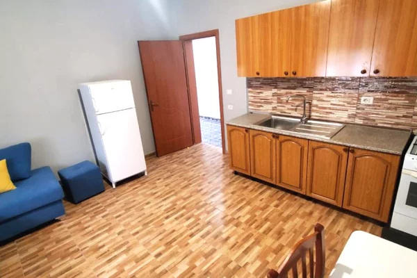 Shtepi me qera Apartament ne Tirane, 1+1, Mobilimi E mobiluar, Pagesa 37,000  Leke.