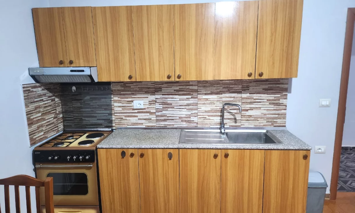 Shtepi me qera Apartament ne Tirane, 2+1, Mobilimi E mobiluar, Pagesa 40,000  Leke.