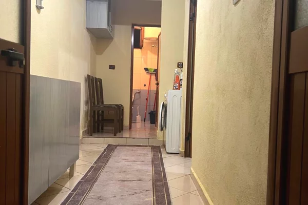 Shtepi me qera Apartament ne Tirane, 1+1, Mobilimi E mobiluar, Pagesa 27,000  Leke.