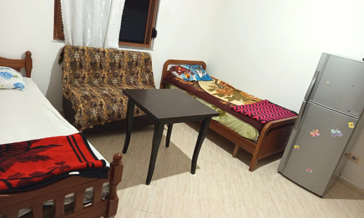 Shtepi me qera Apartament ne Tirane, Garsoniere, Mobilimi E mobiluar, Pagesa 22,000  Leke.