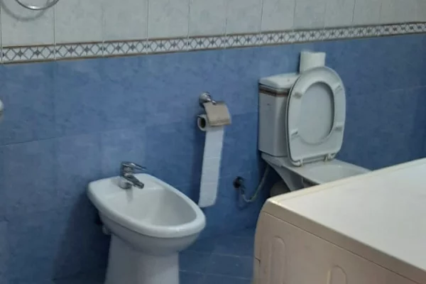 Shtepi me qera Apartament ne Tirane, 2+1, Mobilimi E mobiluar, Pagesa 45,000  Leke.