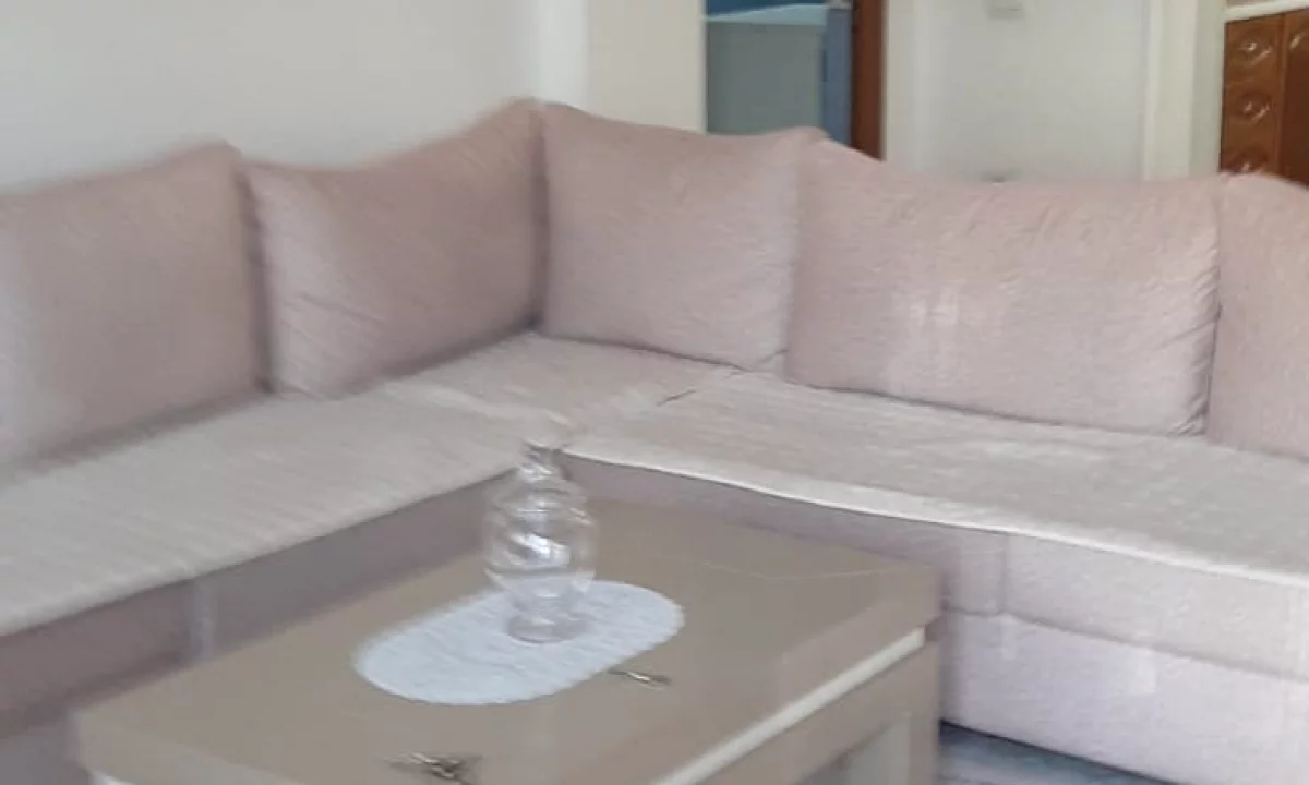 Shtepi me qera Apartament ne Tirane, 2+1, Mobilimi E mobiluar, Pagesa 45,000  Leke.