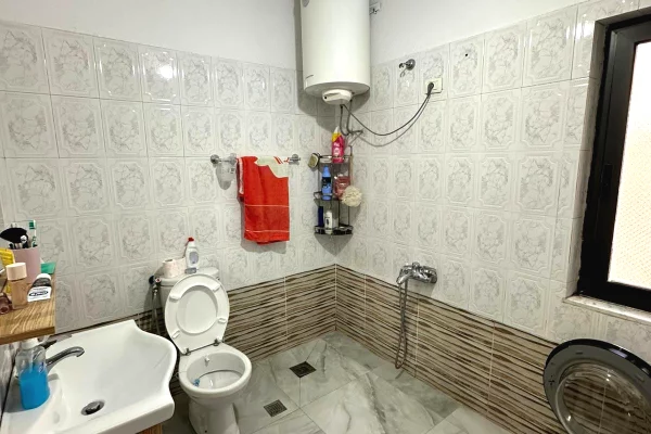 Shtepi me qera Apartament ne Tirane, 1+1, Mobilimi E mobiluar, Pagesa 40,000  Leke.