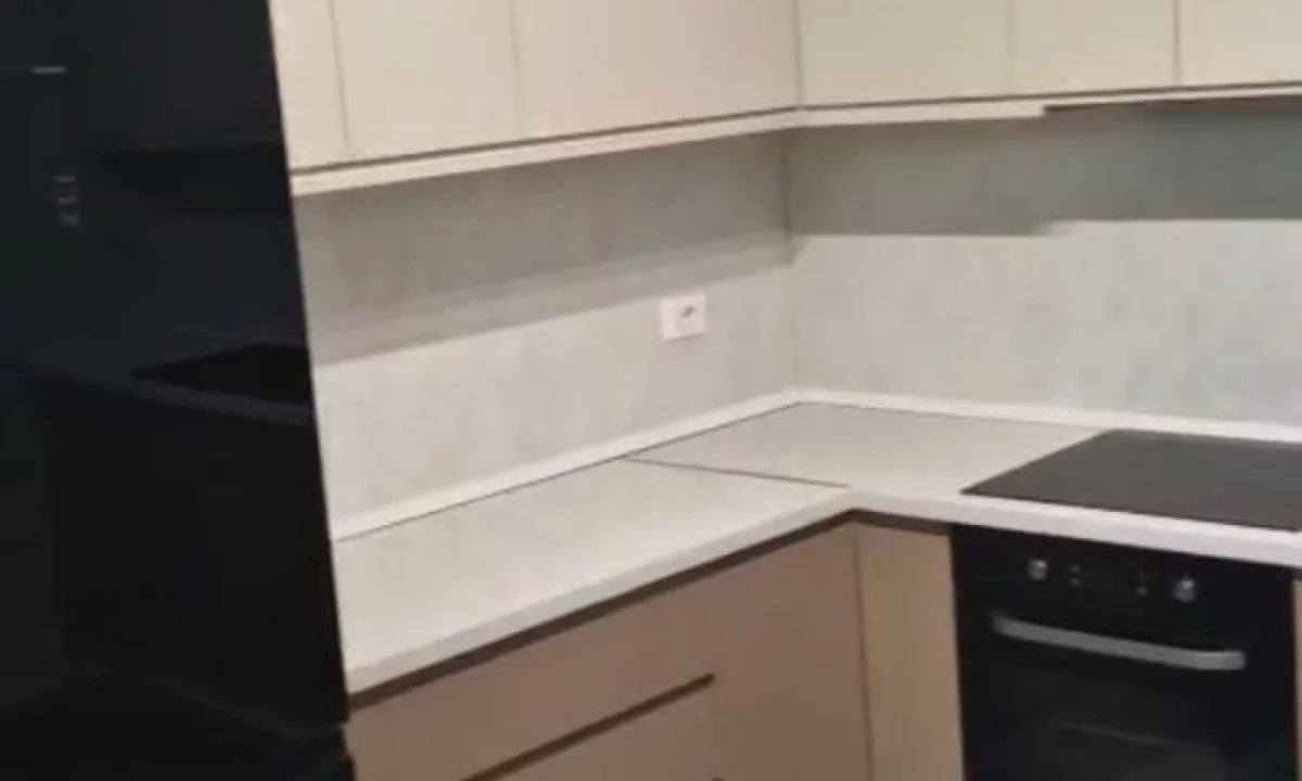Shtepi me qera Apartament ne Tirane, 2+1, Mobilimi Pjeserisht e mobiluar, Pagesa 55,000  Leke.